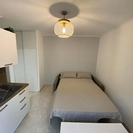 Apartamento Studio Refait A Neuf, Proche Promenade Des Angais *